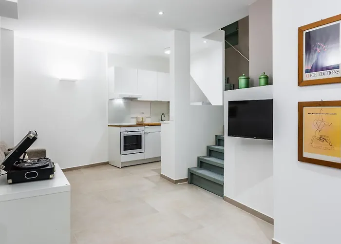 Modern Macha Apartment By Wonderful Italy